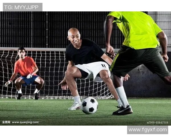 足球明星健身训练精彩瞬间全景展示与健身技巧分享